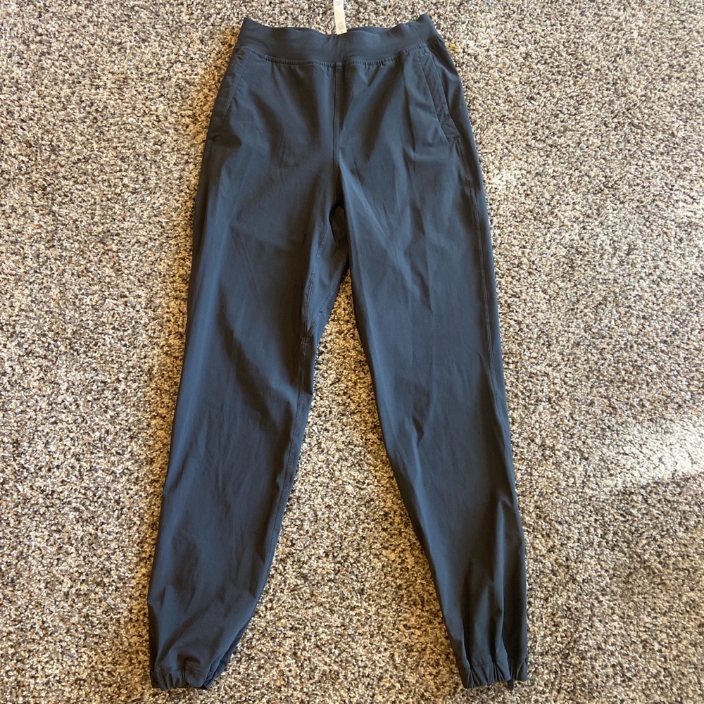 Lulu lemon joggers size 2